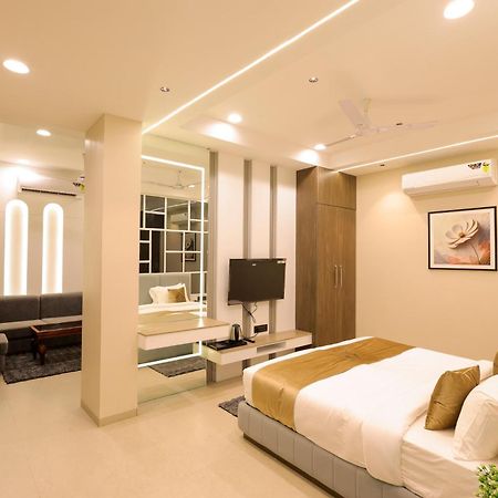 The Meera Hotel Ujjain Eksteriør bilde
