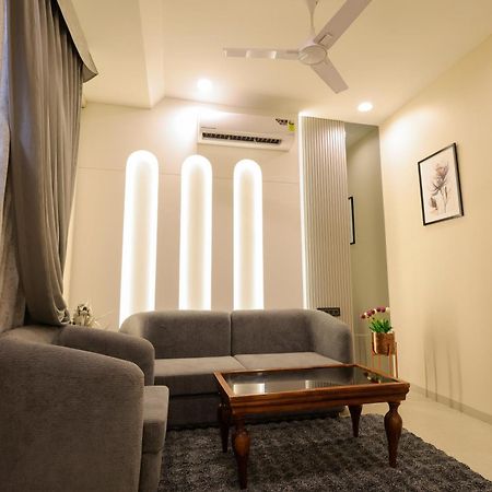 The Meera Hotel Ujjain Eksteriør bilde