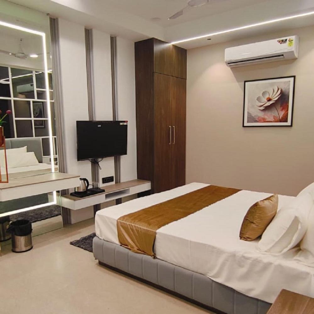 The Meera Hotel Ujjain Eksteriør bilde
