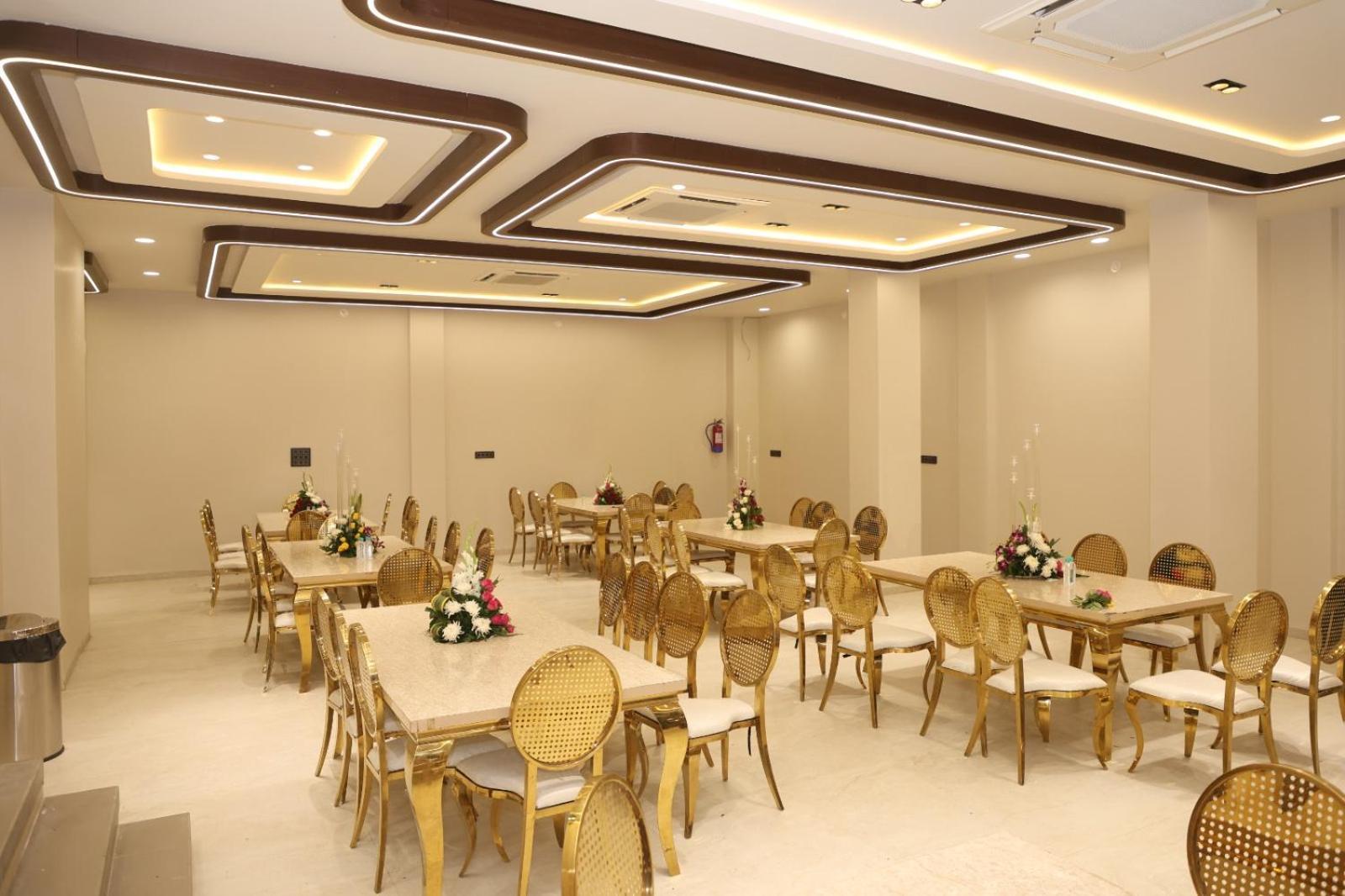 The Meera Hotel Ujjain Eksteriør bilde