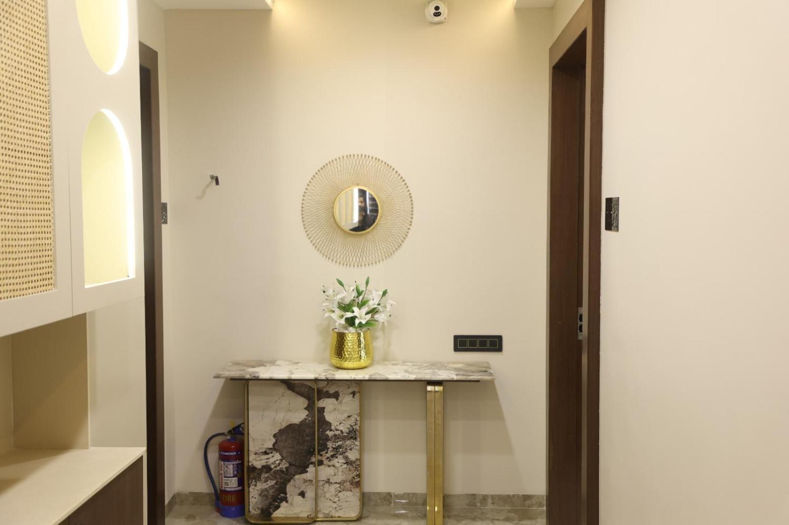 The Meera Hotel Ujjain Eksteriør bilde