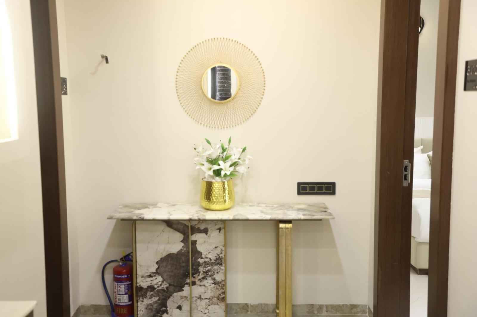 The Meera Hotel Ujjain Eksteriør bilde