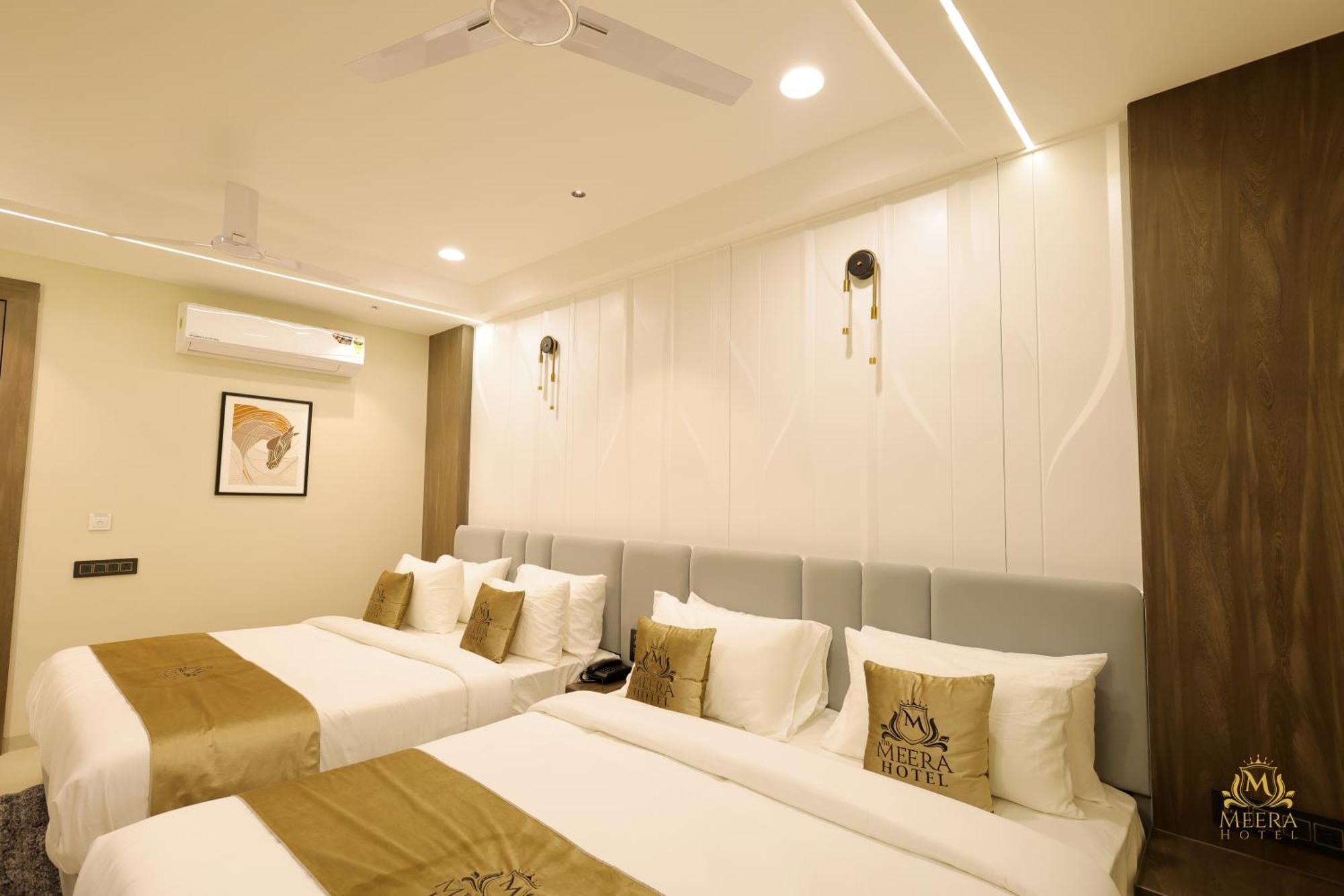 The Meera Hotel Ujjain Eksteriør bilde