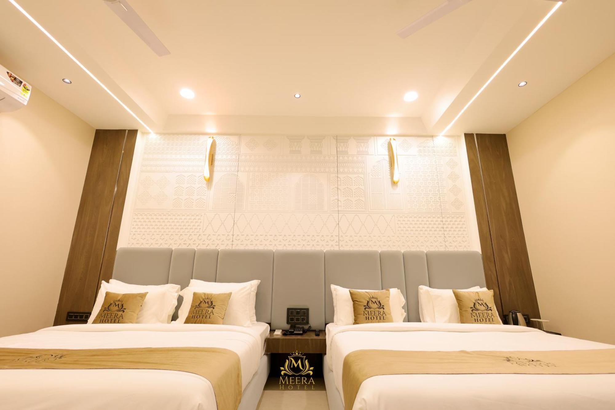 The Meera Hotel Ujjain Eksteriør bilde