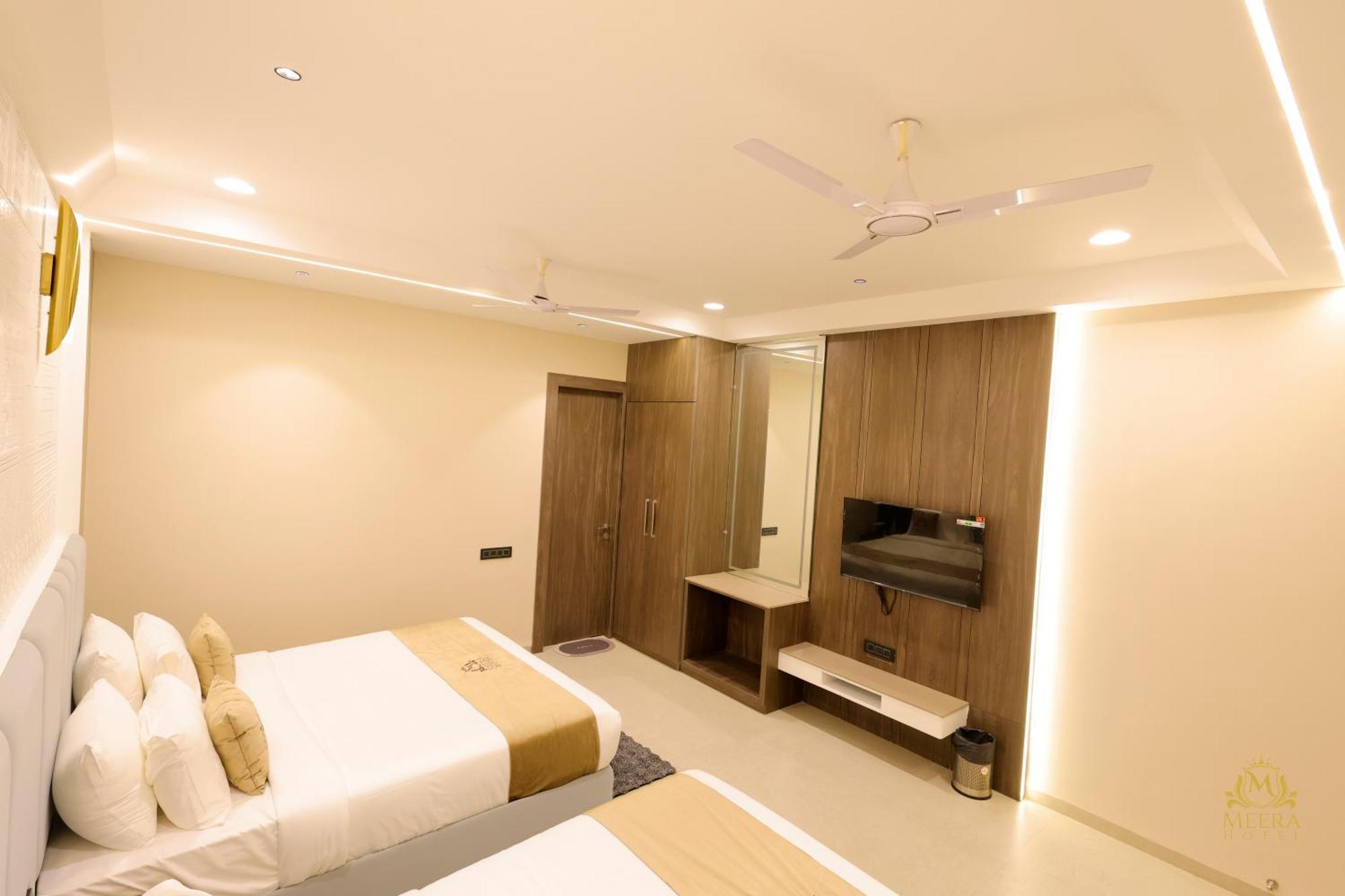 The Meera Hotel Ujjain Eksteriør bilde
