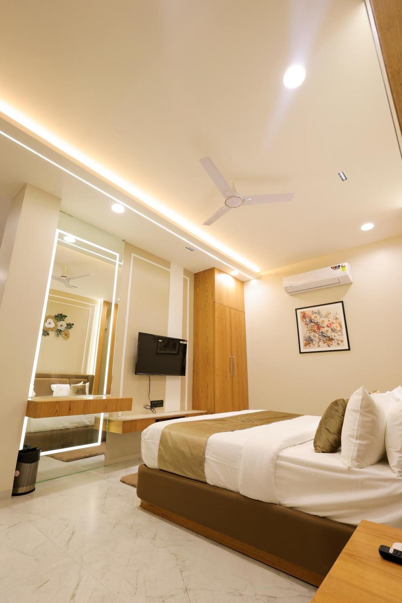 The Meera Hotel Ujjain Eksteriør bilde