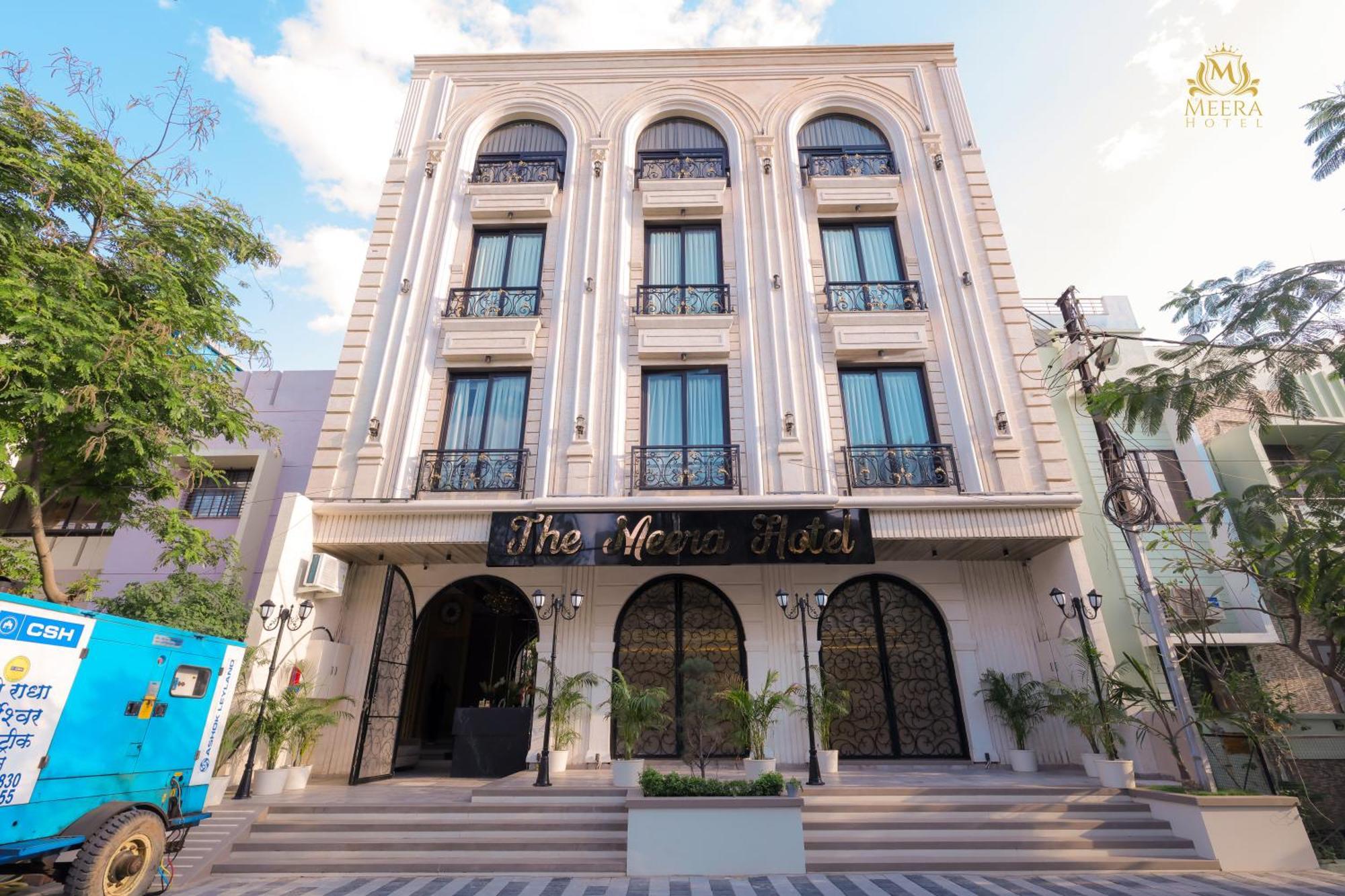 The Meera Hotel Ujjain Eksteriør bilde