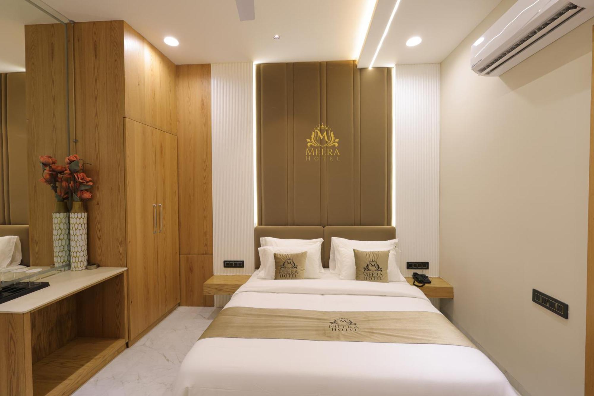 The Meera Hotel Ujjain Eksteriør bilde
