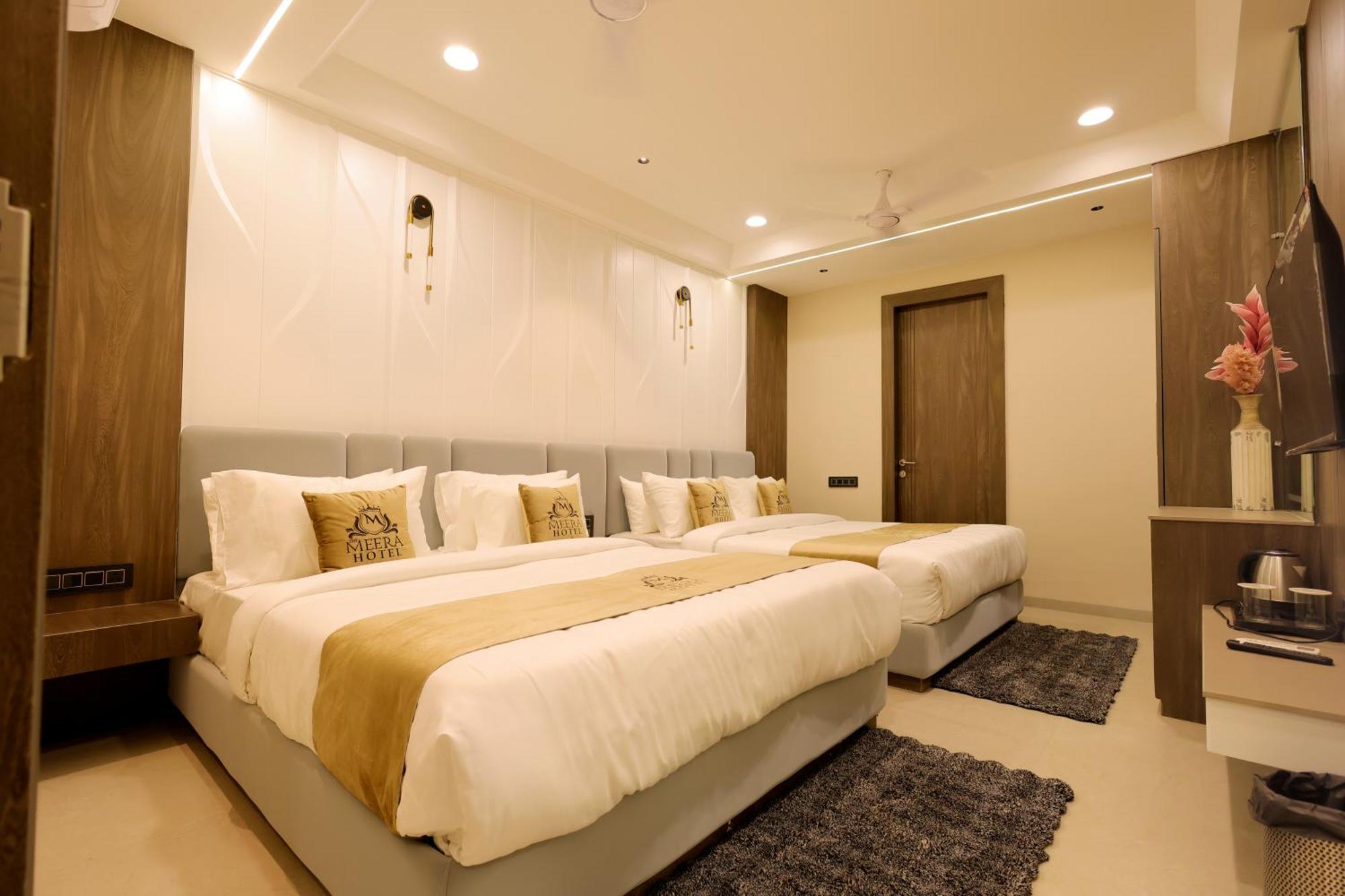 The Meera Hotel Ujjain Eksteriør bilde