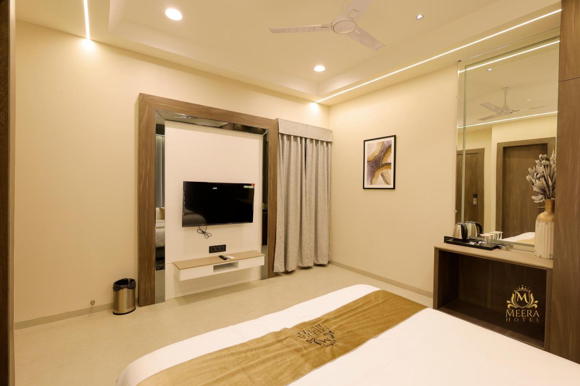 The Meera Hotel Ujjain Eksteriør bilde