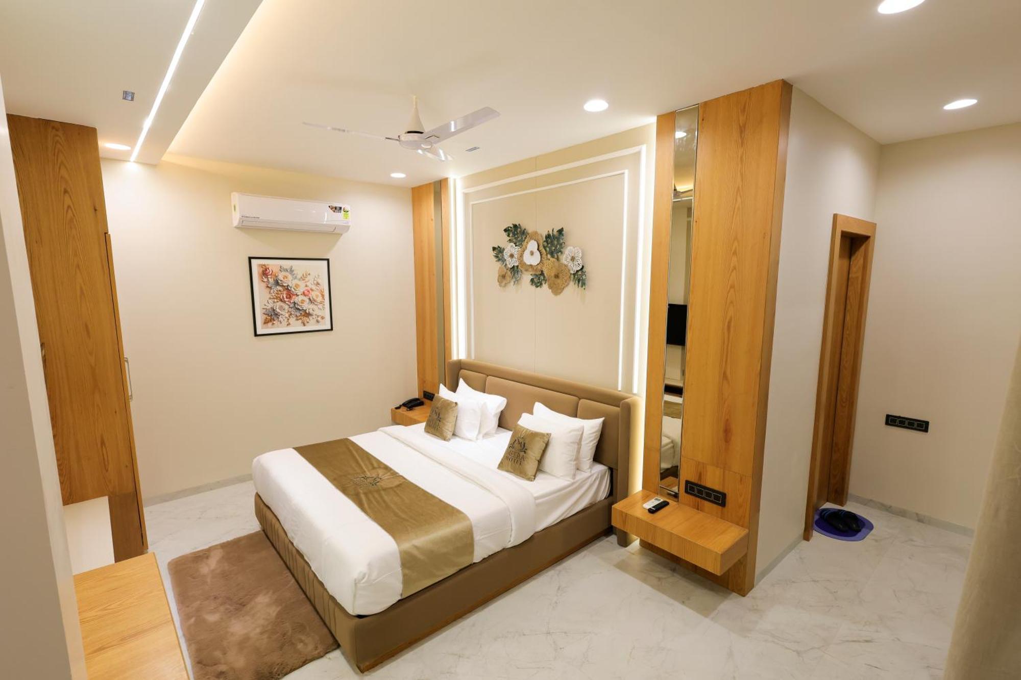 The Meera Hotel Ujjain Eksteriør bilde