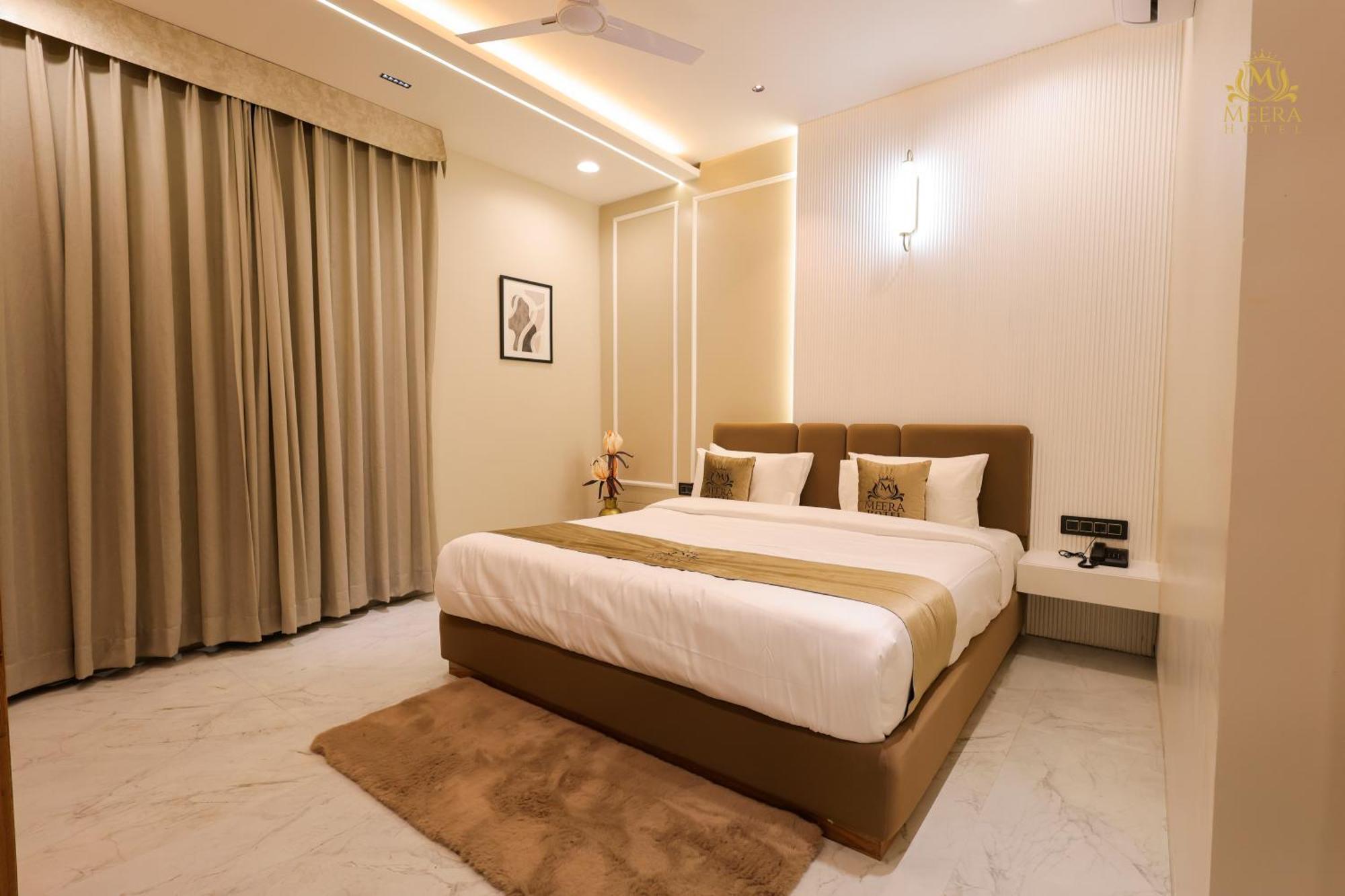 The Meera Hotel Ujjain Eksteriør bilde